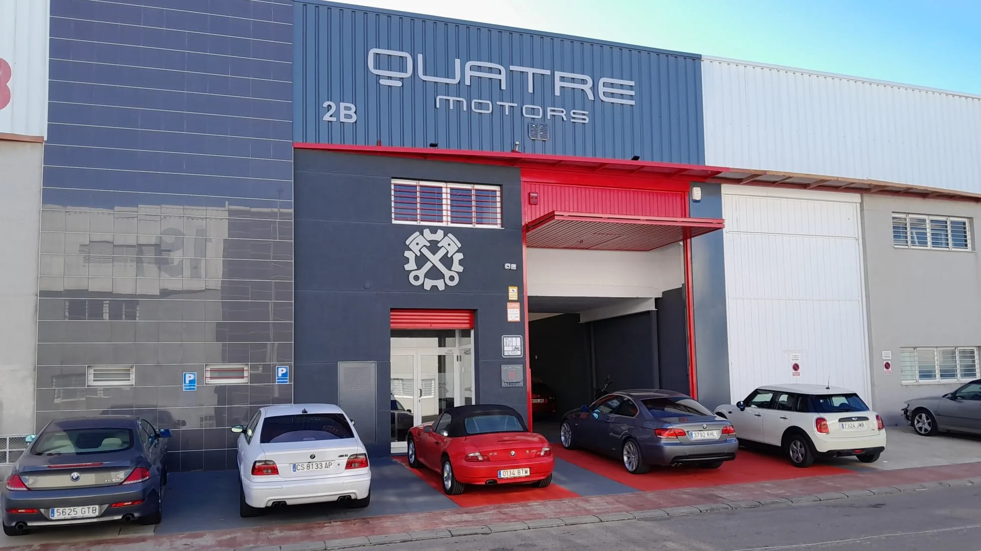 TALLER 31 03 fachada quatre motors