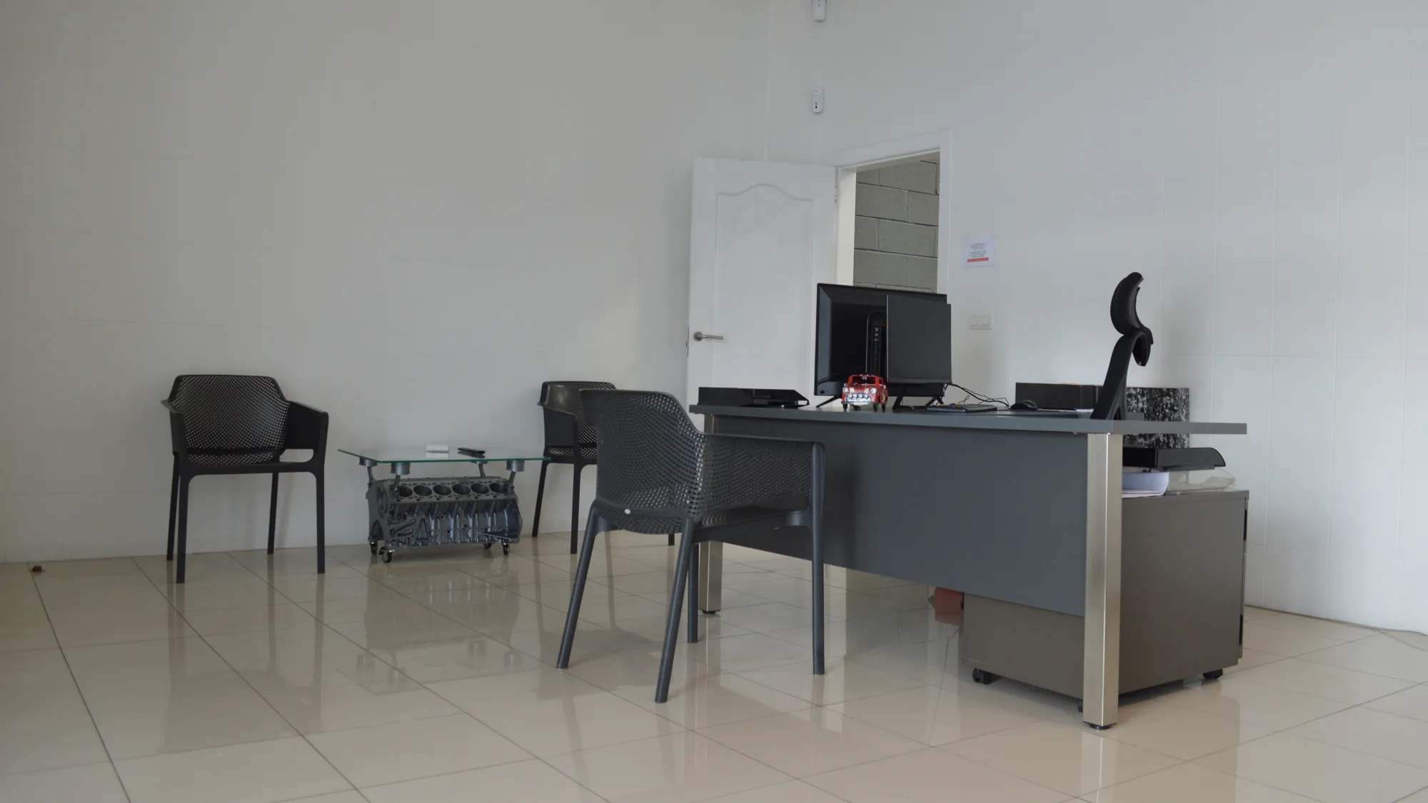 TALLER 33 05 recepcion oficina