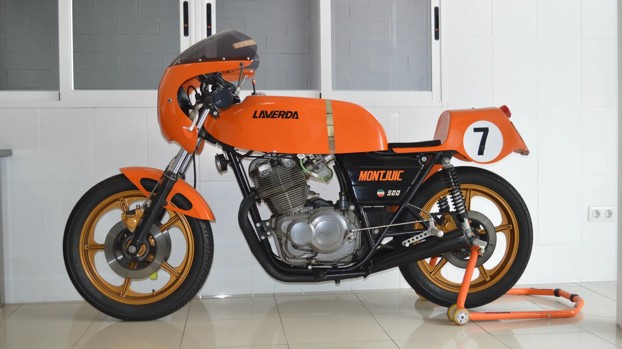 TALLER 45 17 laverda montjuic 500